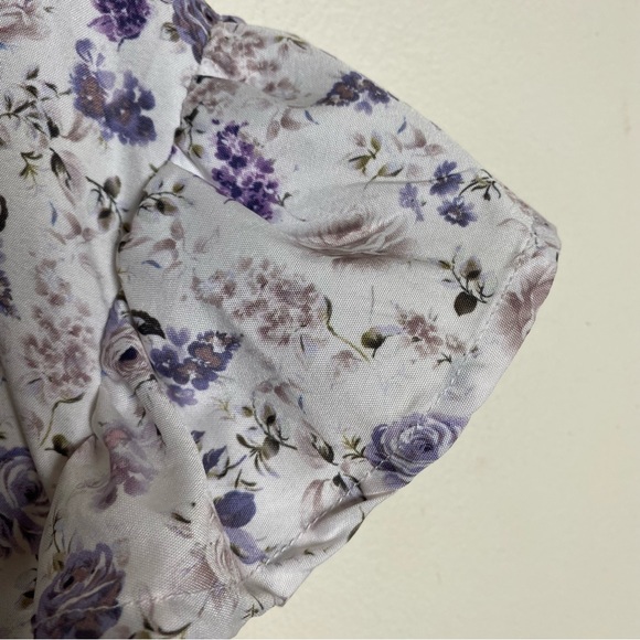 Woman's Dress-Plus size, Floral, Flutter Sleeve, Soft, Lightweight - Picture 4 of 11